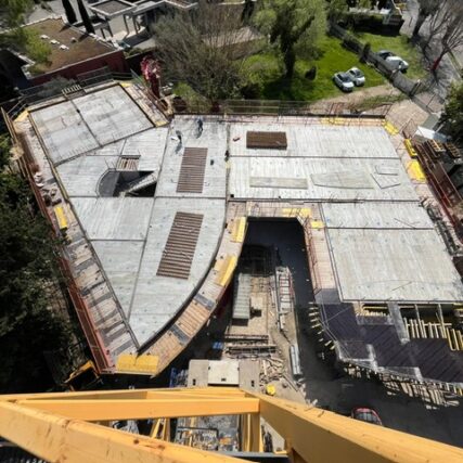 Une photo prise en cours de chantier depuis sa grue par Irina Larguier